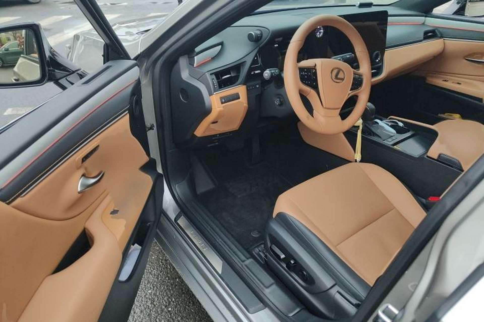Used Lexus ES 2025 200 Premium Edition Interior 3