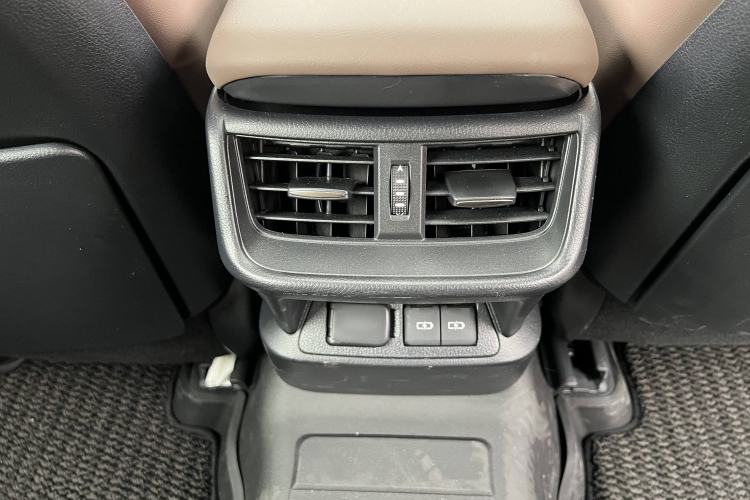Used Lexus ES 2025 300h Deluxe Edition Interior 6