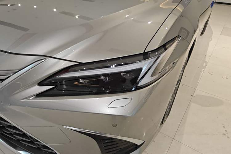 Used Lexus ES 2025 200 Premium Edition Left Front Headlight