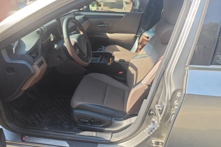 Used Lexus ES 2025 200 Premium Edition Left Front Seat