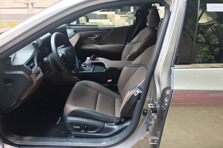 Used Lexus ES 2025 200 Premium Edition Left Front Seat