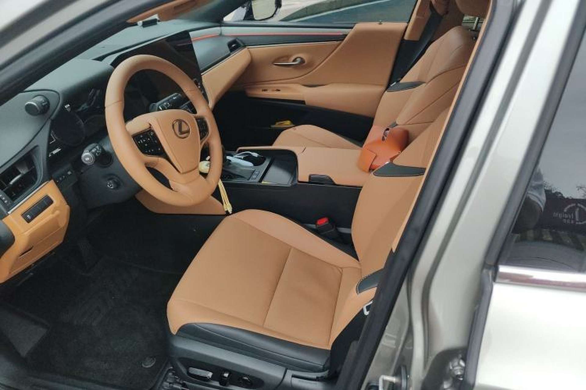 Used Lexus ES 2025 200 Premium Edition Left Front Seat