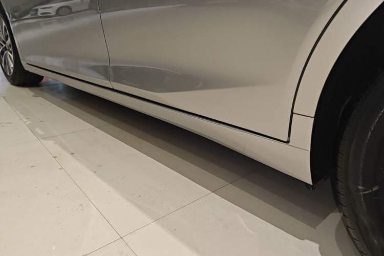 Used Lexus ES 2025 200 Premium Edition Left Side Sill