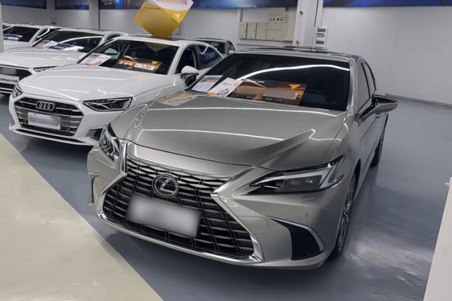 Used Lexus ES 2025 300h Deluxe Edition