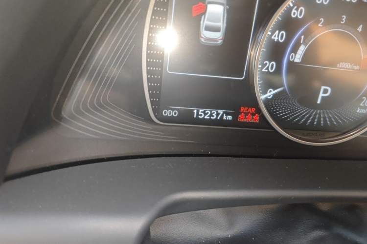 Used Lexus ES 2025 200 Premium Edition Odometer Close Up