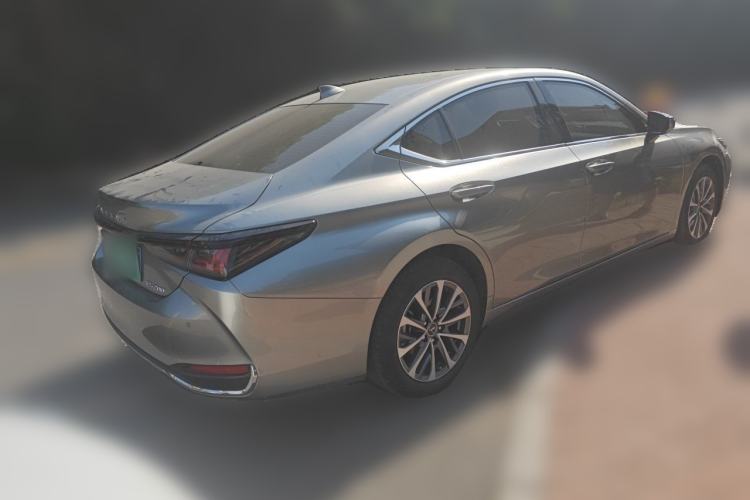 Used Lexus ES 2025 200 Premium Edition Rear Right 45 Deg