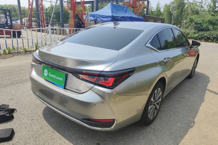 Used Lexus ES 2025 200 Premium Edition Rear Right 45 Deg