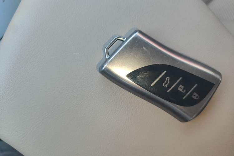 Used Lexus ES 2025 200 Premium Edition Vehicle Key