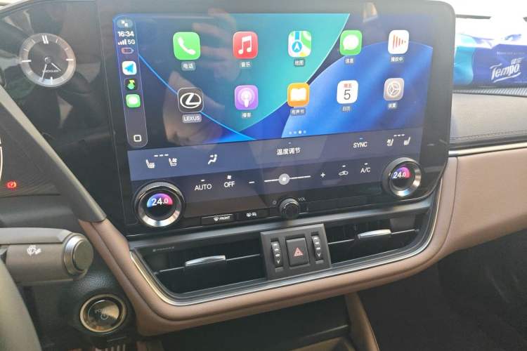 Used Lexus ES 2025 300h Deluxe Edition Audio And AC Panel