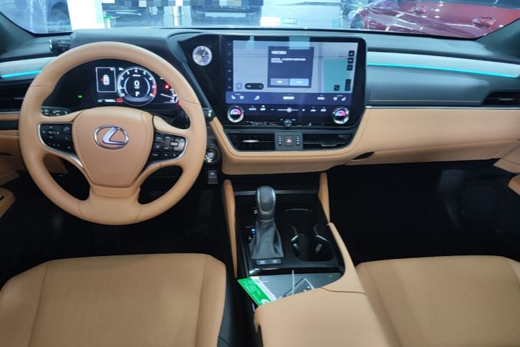 Used Lexus ES 2025 200 Premium Edition Center Console