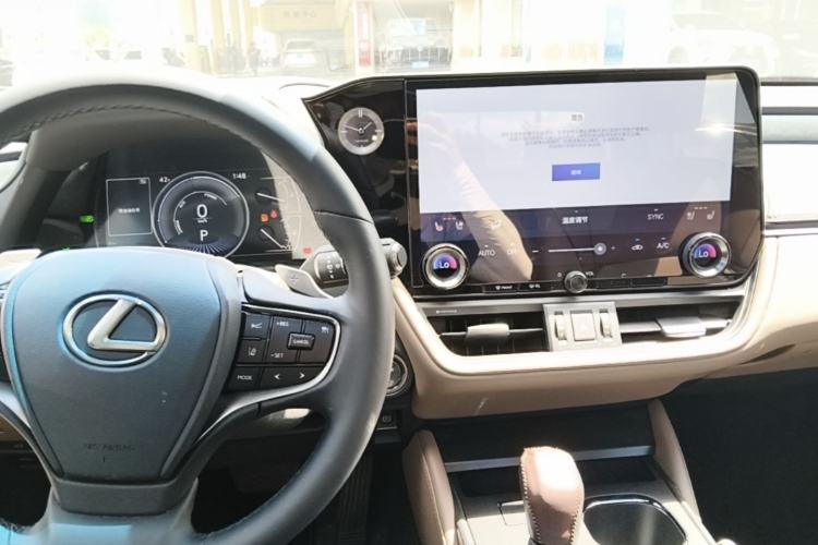 Used Lexus ES 2025 300h Deluxe Edition Center Console