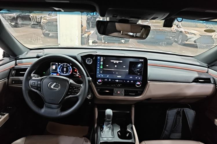 Used Lexus ES 2025 200 Premium Edition Center Console