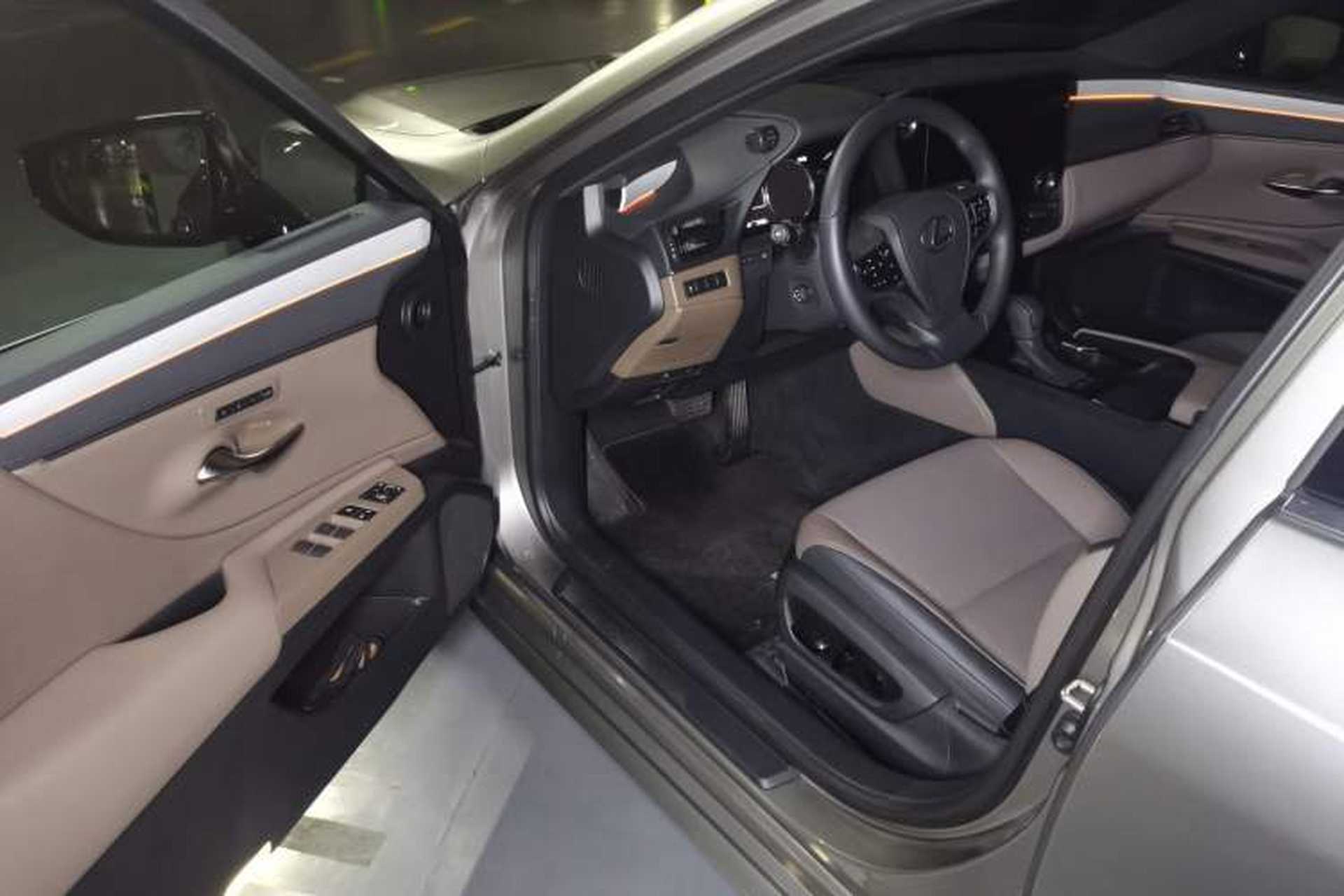 Used Lexus ES 2025 200 Premium Edition Driver Seat