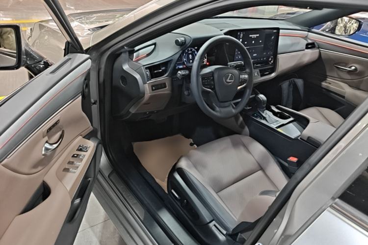 Used Lexus ES 2025 200 Premium Edition Driver Seat