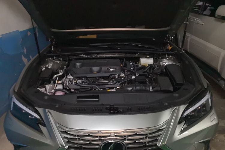 Used Lexus ES 2025 300h Deluxe Edition Engine Bay