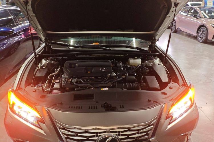 Used Lexus ES 2025 300h Deluxe Edition Engine Bay