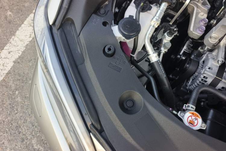 Used Lexus ES 2025 200 Premium Edition Engine Bay Right