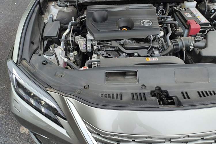 Used Lexus ES 2025 200 Premium Edition Engine Bay Right