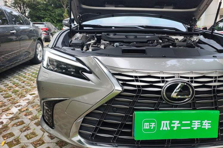Used Lexus ES 2025 300h Deluxe Edition Engine Bay Right