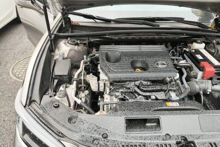 Used Lexus ES 2025 200 Premium Edition Engine Bay Right