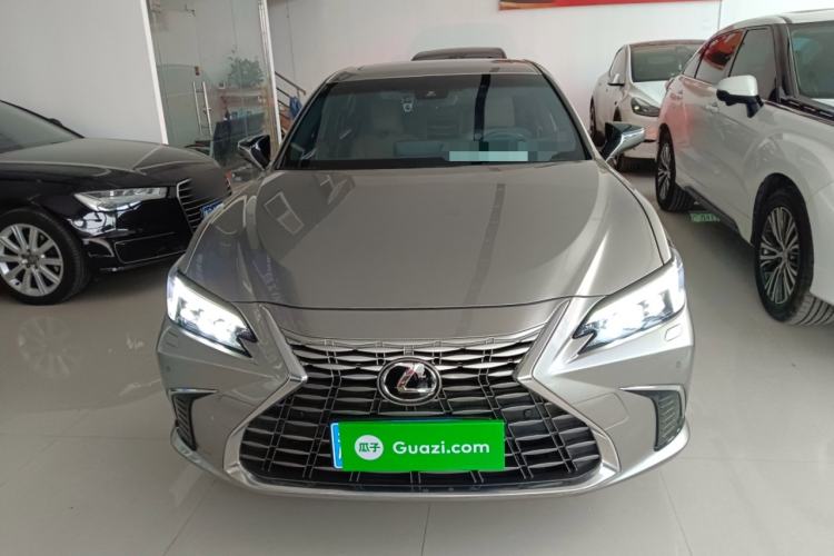 Used Lexus ES 2025 200 Premium Edition Exterior 1