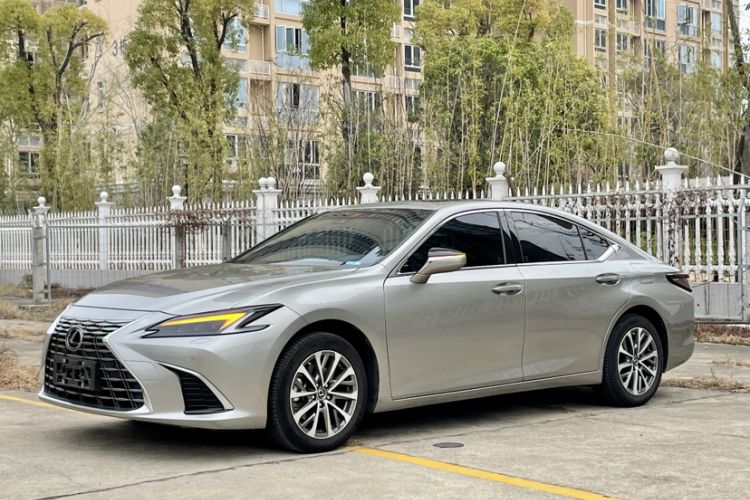 Used Lexus ES 2025 200 Premium Edition Exterior 10