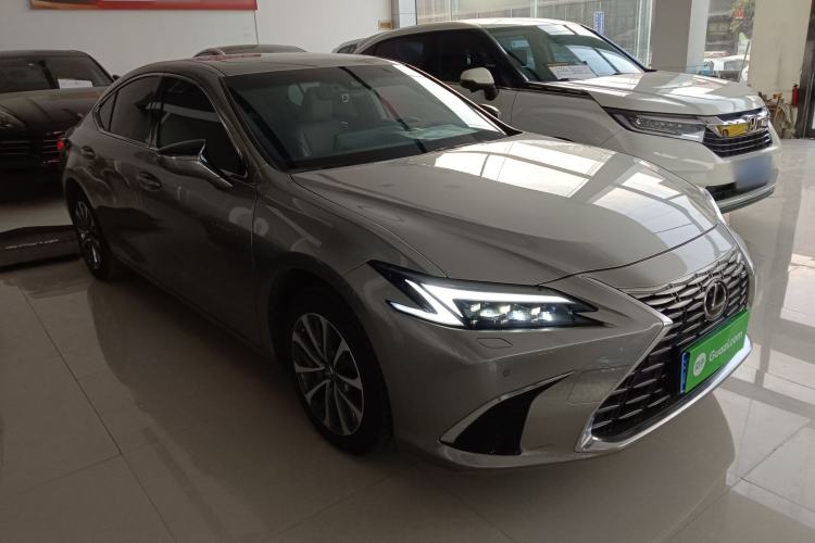 Used Lexus ES 2025 200 Premium Edition Exterior 2