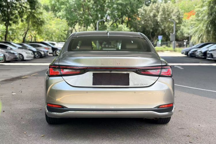 Used Lexus ES 2025 200 Premium Edition Exterior 2