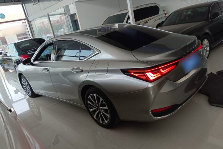 Used Lexus ES 2025 200 Premium Edition Exterior 3