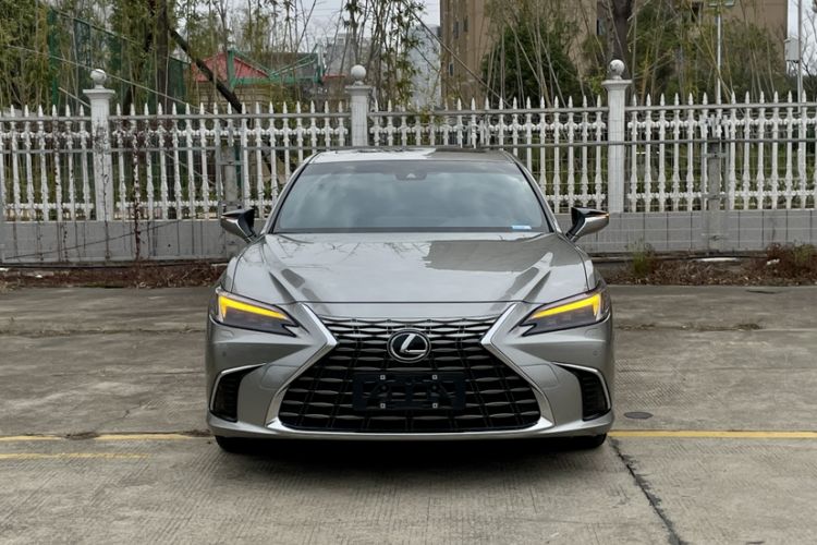 Used Lexus ES 2025 200 Premium Edition Exterior 4