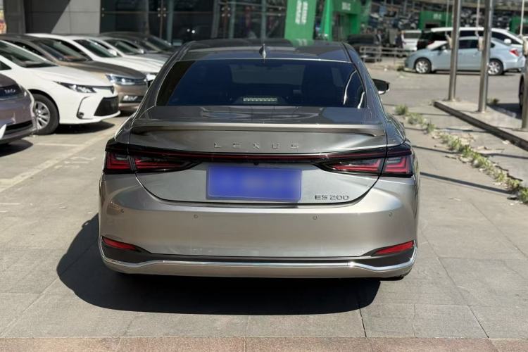 Used Lexus ES 2025 200 Premium Edition Exterior 4