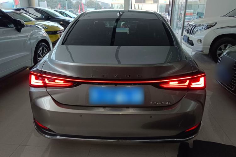 Used Lexus ES 2025 200 Premium Edition Exterior 4