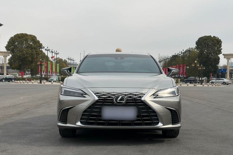 Used Lexus ES 2025 200 Premium Edition Exterior 4