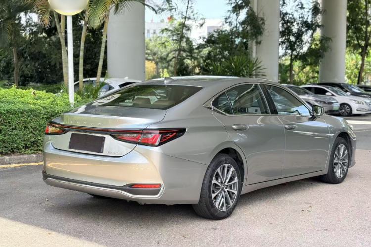 Used Lexus ES 2025 200 Premium Edition Exterior 4