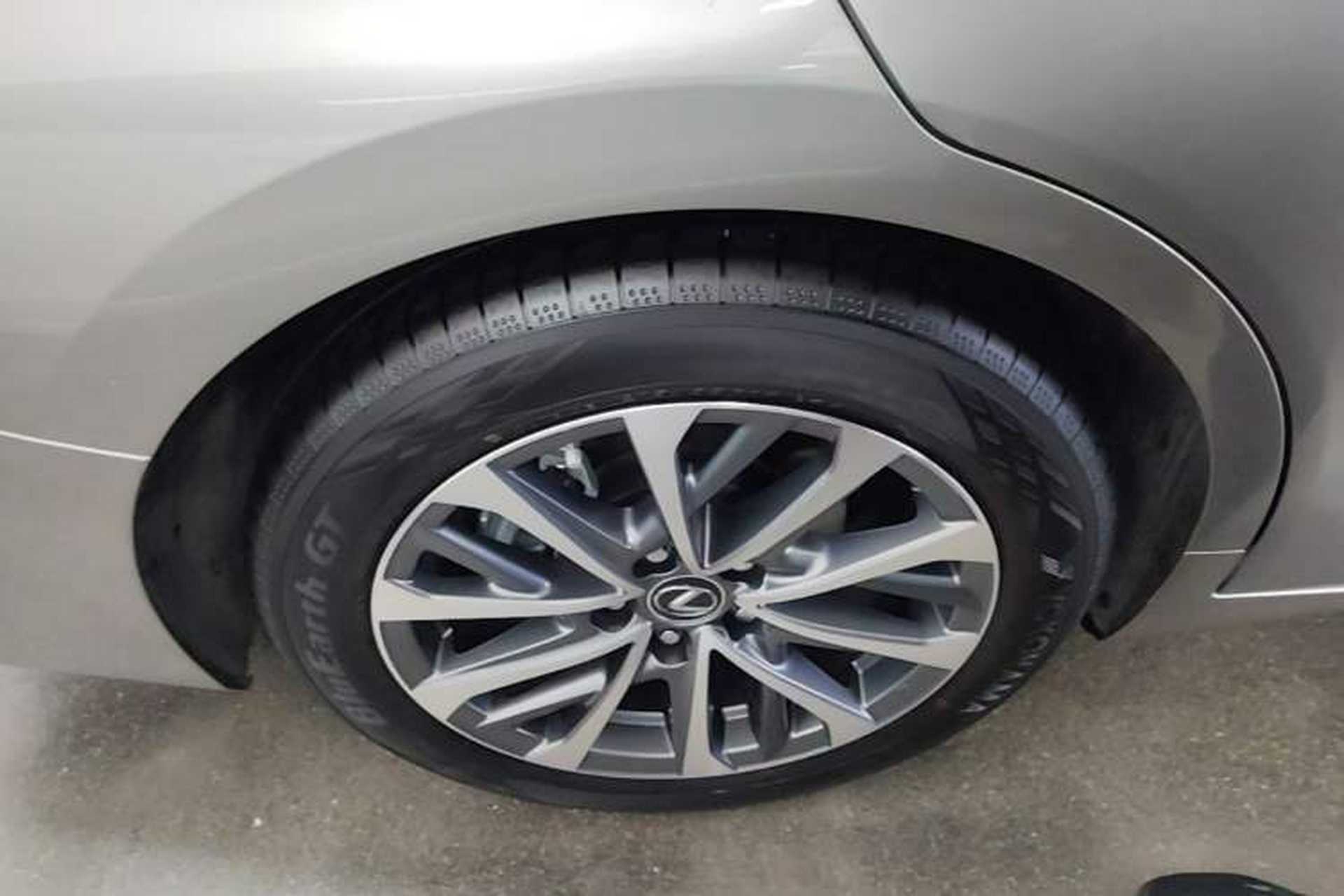 Used Lexus ES 2025 200 Premium Edition Exterior 5