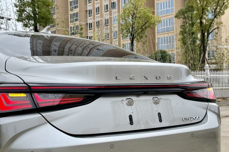 Used Lexus ES 2025 200 Premium Edition Exterior 6