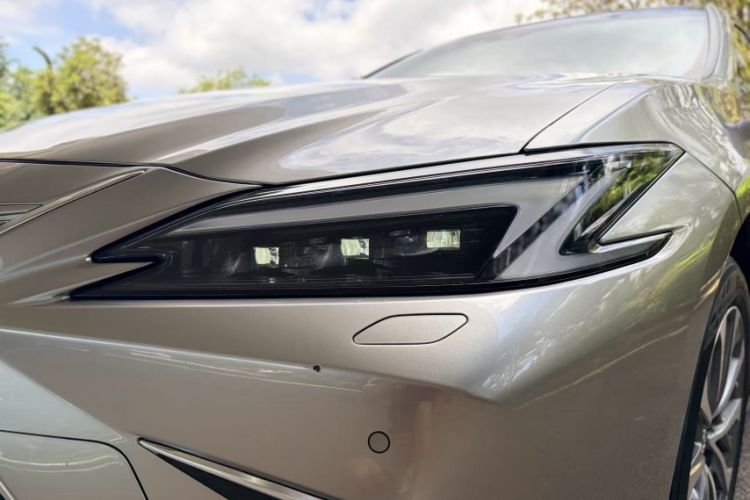 Used Lexus ES 2025 200 Premium Edition Exterior 6
