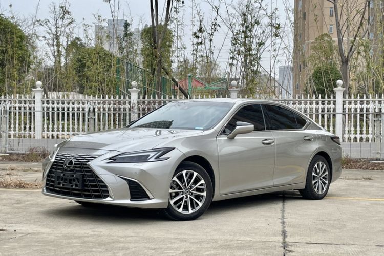 Used Lexus ES 2025 200 Premium Edition Exterior 7