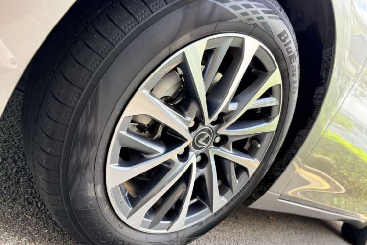 Used Lexus ES 2025 200 Premium Edition Exterior 8