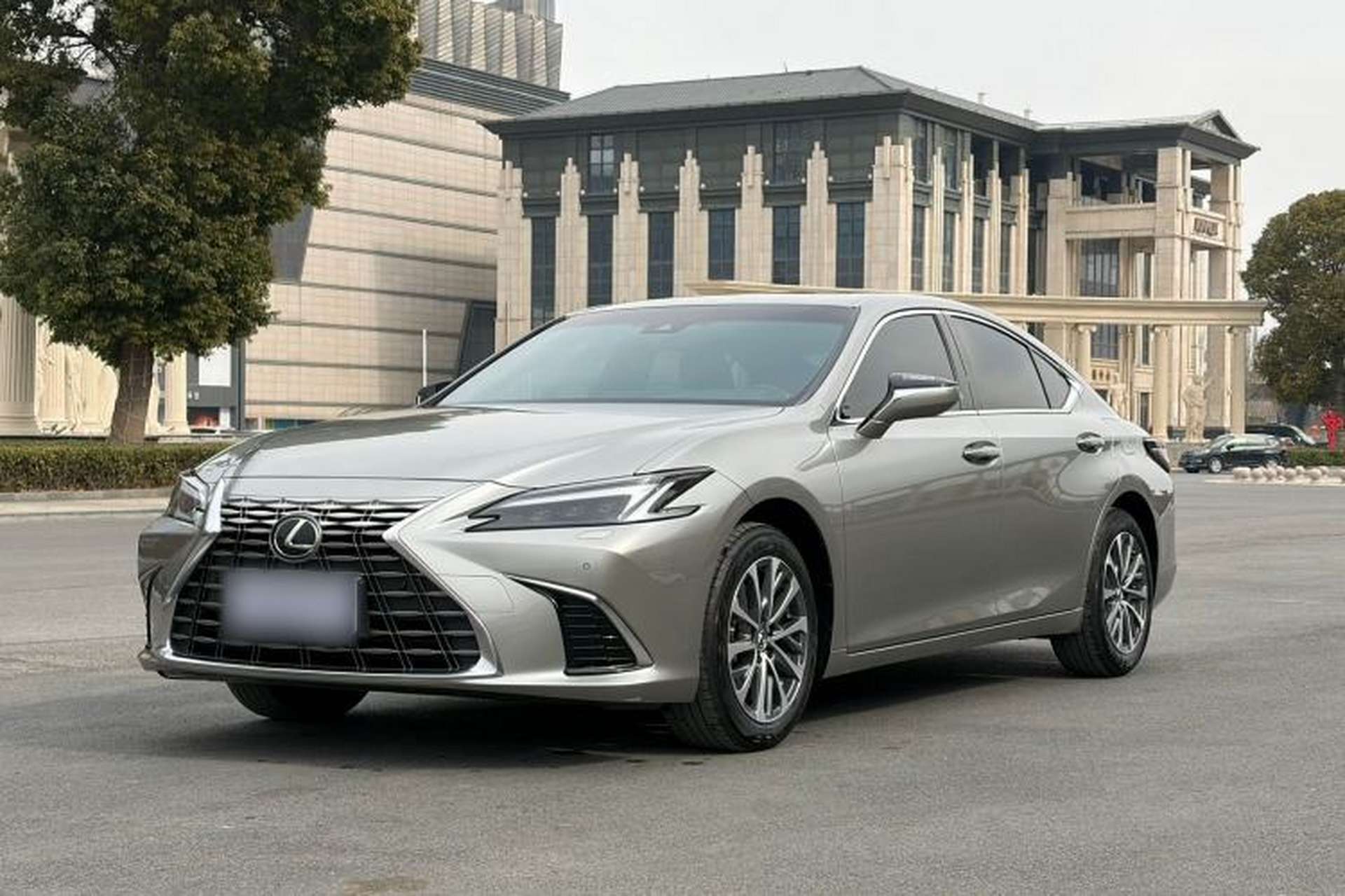 Used Lexus ES 2025 200 Premium Edition Front Left 45 Deg