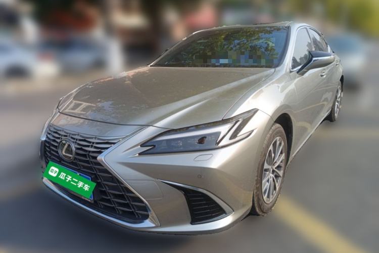 Used Lexus ES 2025 200 Premium Edition Front Left 45 Deg