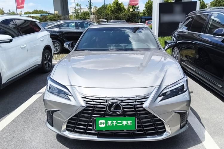 Used Lexus ES 2025 300h Deluxe Edition Front