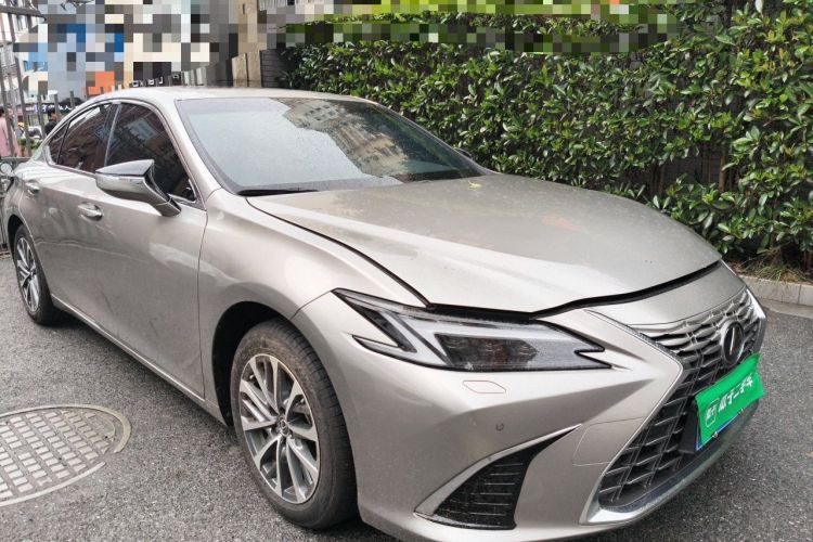 Used Lexus ES 2025 200 Premium Edition Front Right 45 Deg