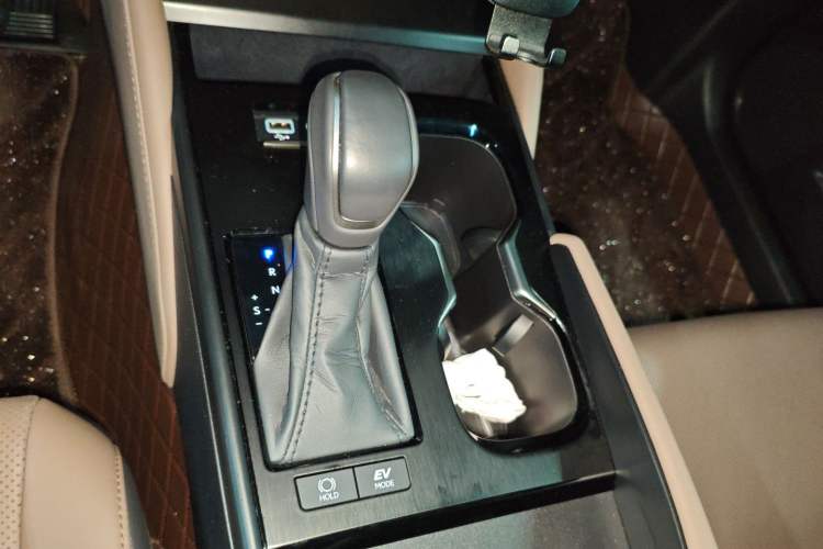 Used Lexus ES 2025 300h Deluxe Edition Gear Lever