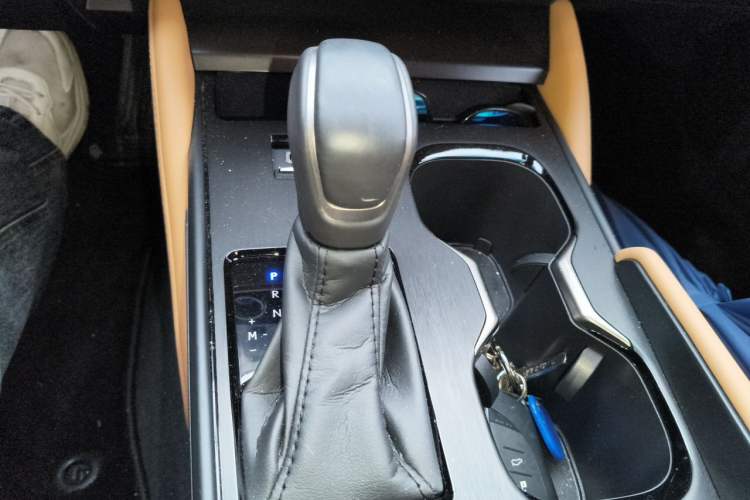 Used Lexus ES 2025 200 Premium Edition Gear Lever