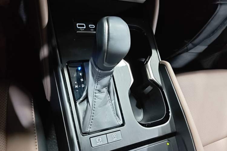 Used Lexus ES 2025 200 Premium Edition Gear Lever