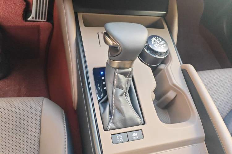 Used Lexus ES 2025 300h Deluxe Edition Gear Lever