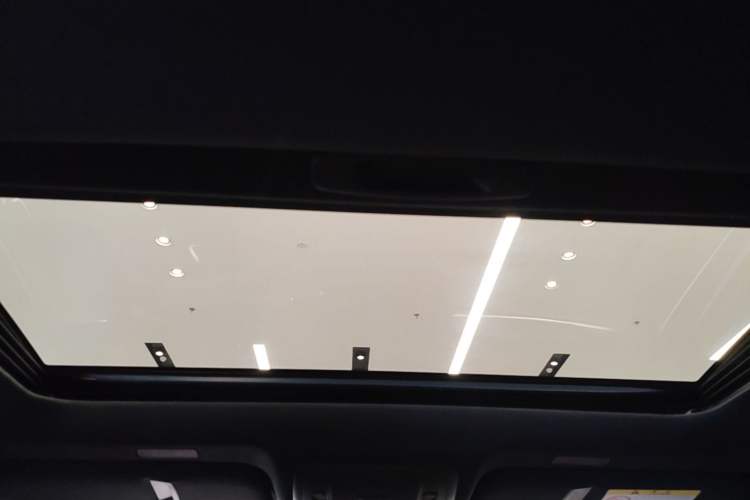 Used Lexus ES 2025 200 Premium Edition Headliner