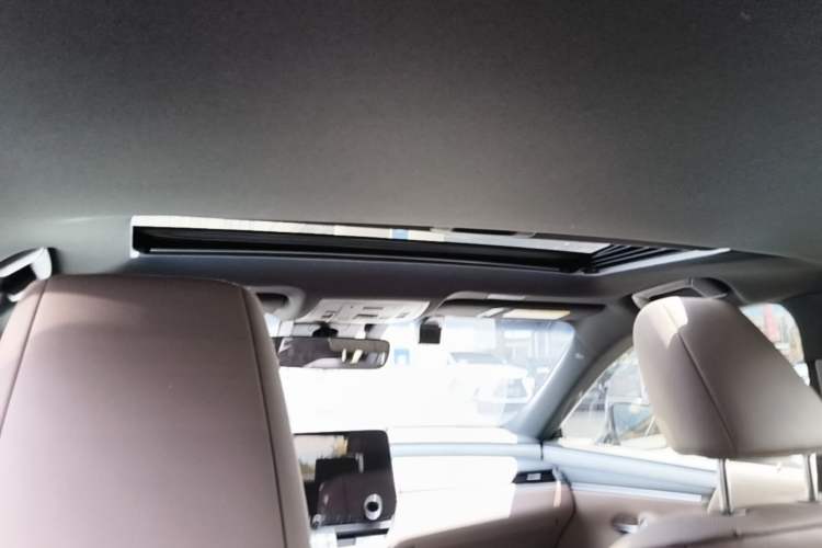 Used Lexus ES 2025 300h Deluxe Edition Headliner