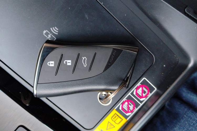 Used Lexus ES 2025 200 Premium Edition Interior 1